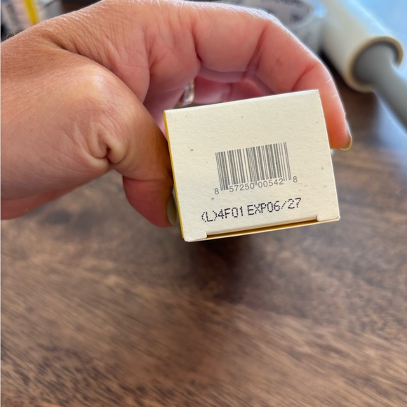 NEW Supergoop City Sunscreen Serum SPF 30 - Picture 2 of 3